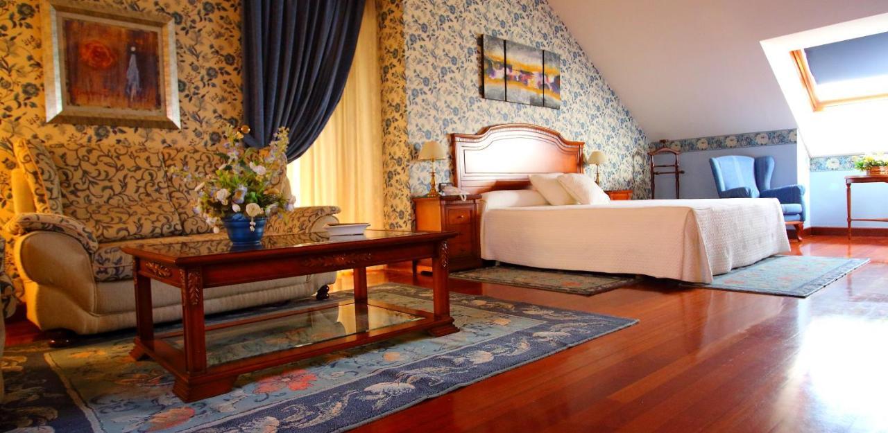 Hotel Conde Ansurez By Almia Hoteles บายาโดลิด ภายนอก รูปภาพ