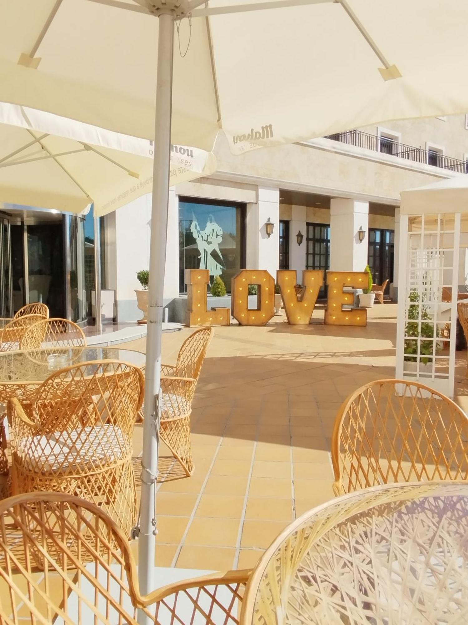 Hotel Conde Ansurez By Almia Hoteles บายาโดลิด ภายนอก รูปภาพ