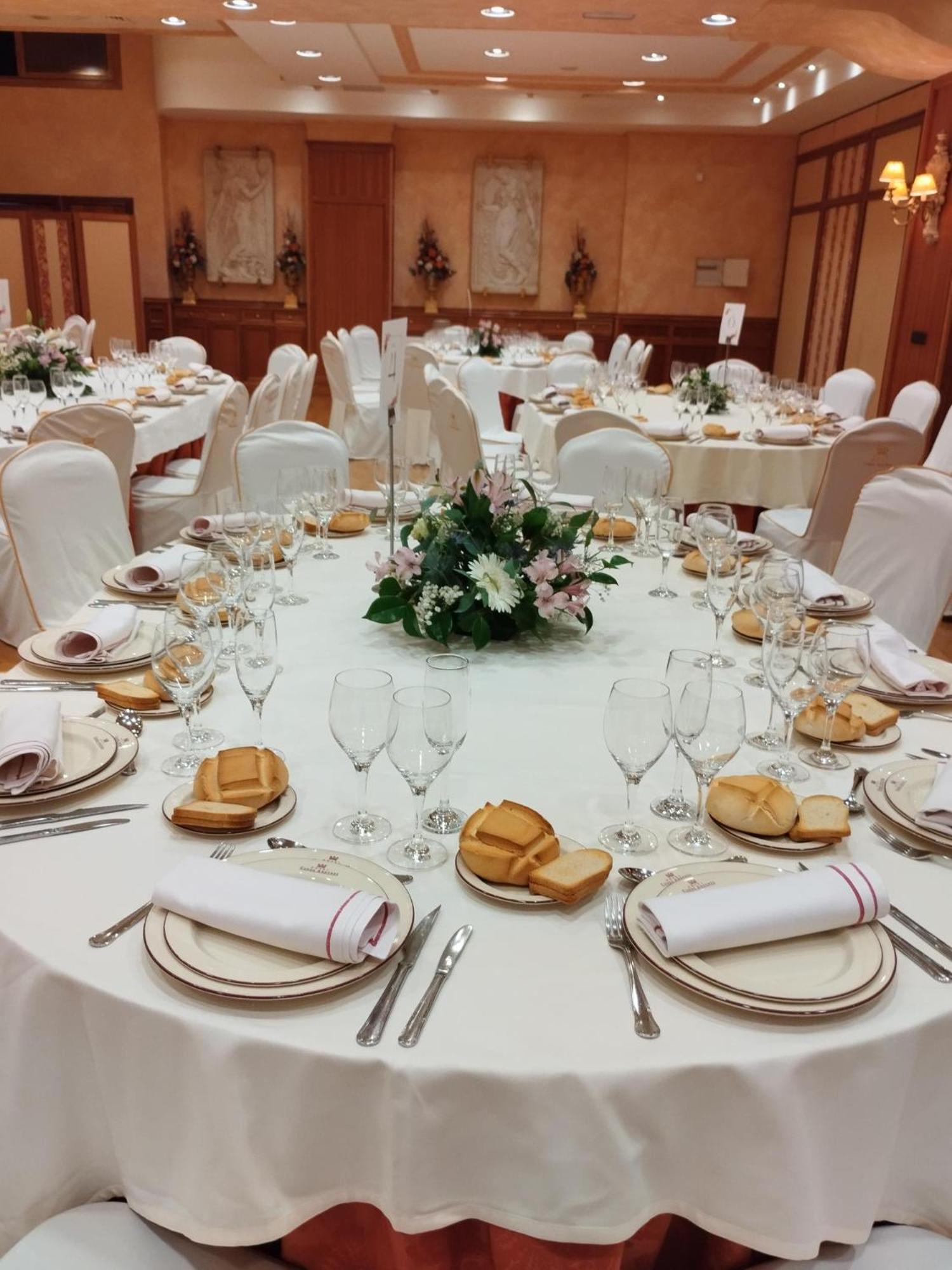 Hotel Conde Ansurez By Almia Hoteles บายาโดลิด ภายนอก รูปภาพ